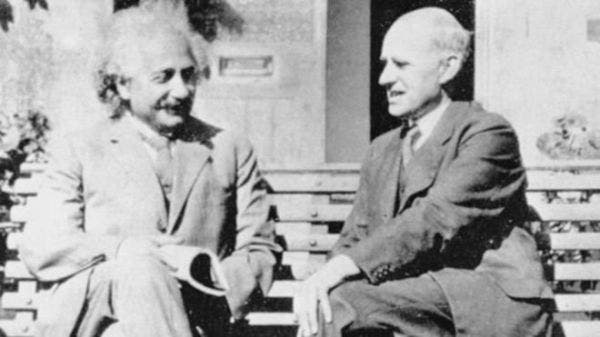 آرتور استنلی ادینگتون و آلبرت اینشتین
