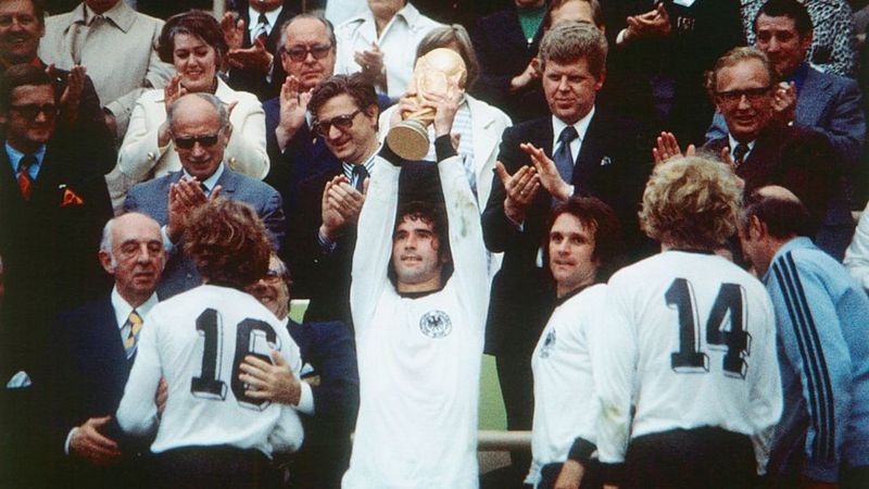 گرد مولر یکی از بازیکنان موثر در قهرمانی آلمان غربی در جام جهانی ۱۹۷۴ بود